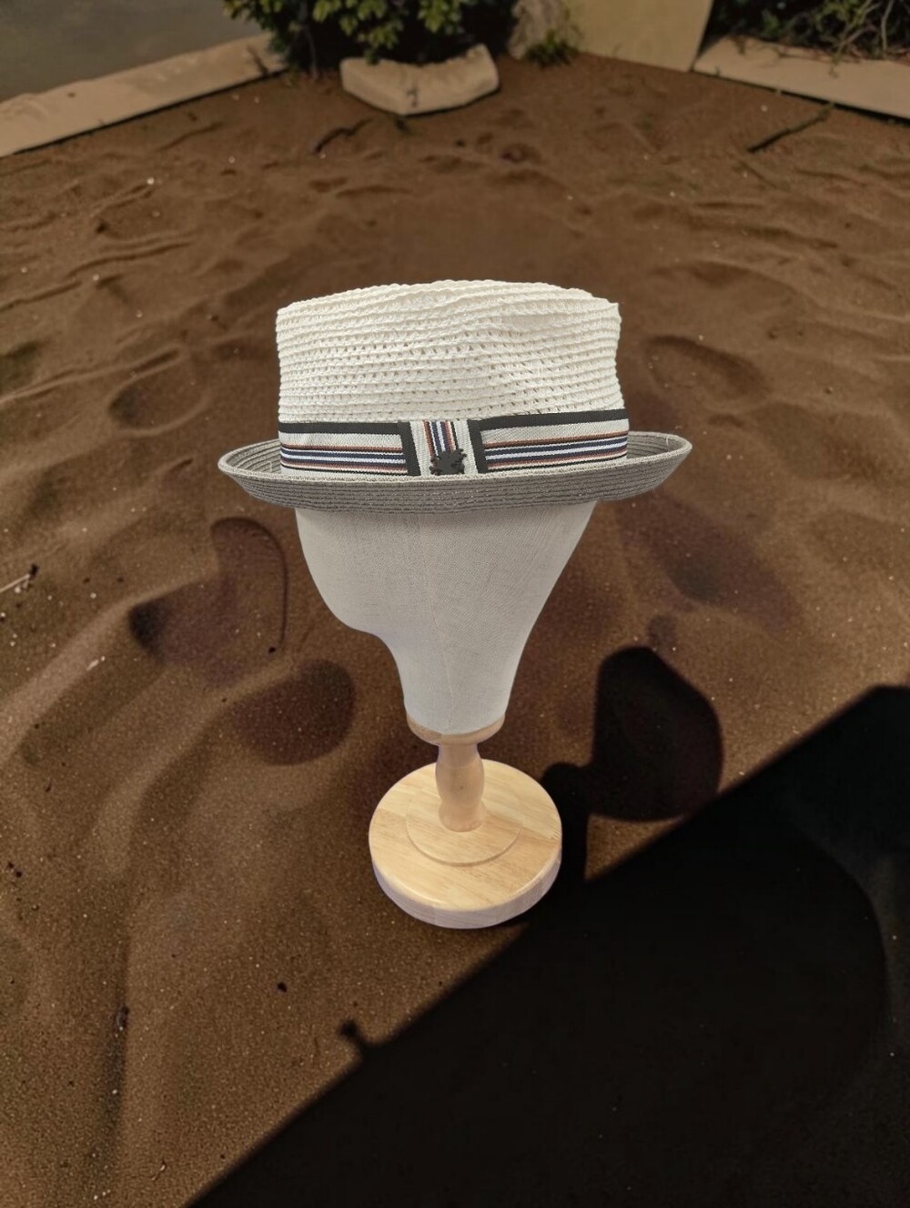 STACY ADAMS PORK PIE STYLE "AMANI"  STRAW HAT WITH MULTI-COLORED STRIPED BAND.